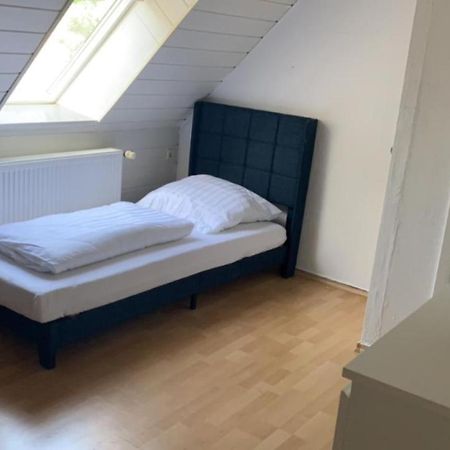 Zimmer In Wohnung Monteure Apartment Kueche Modern Enger Exterior foto