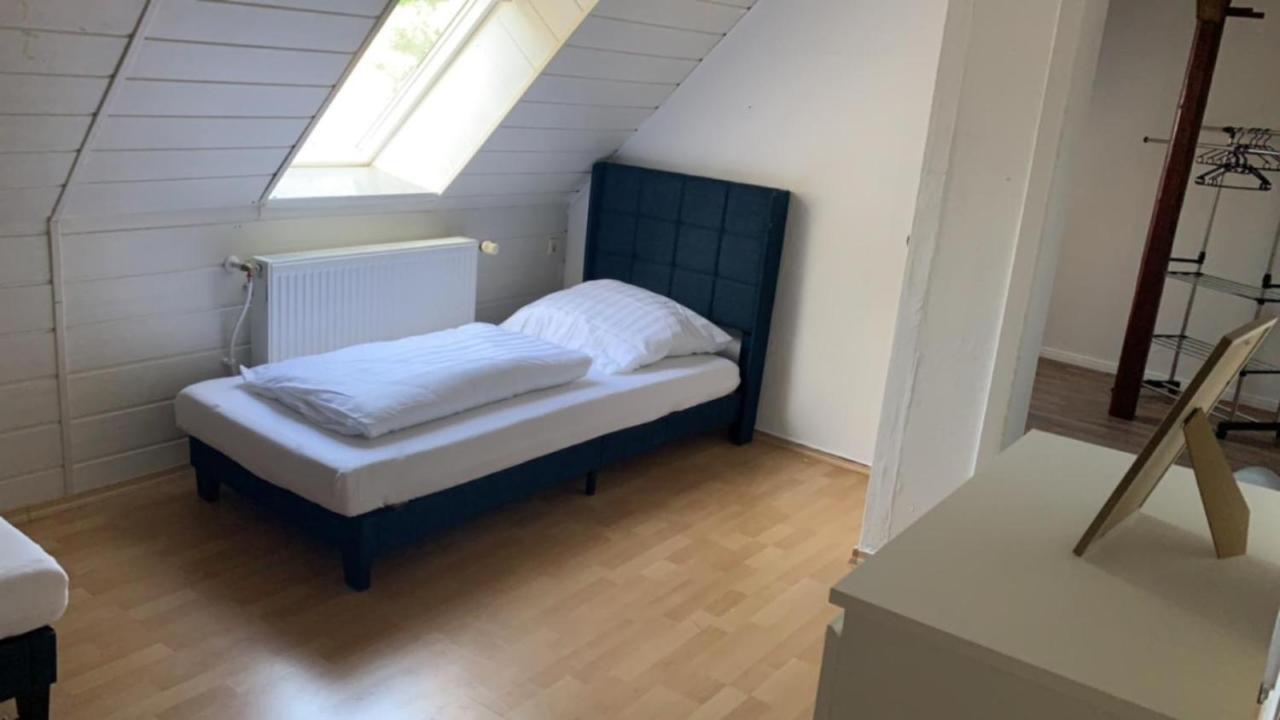 Zimmer In Wohnung Monteure Apartment Kueche Modern Enger Exterior foto