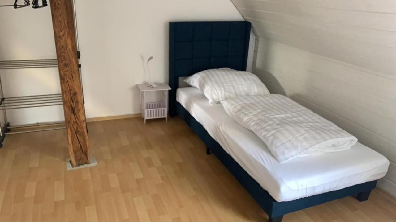 Zimmer In Wohnung Monteure Apartment Kueche Modern Enger Exterior foto